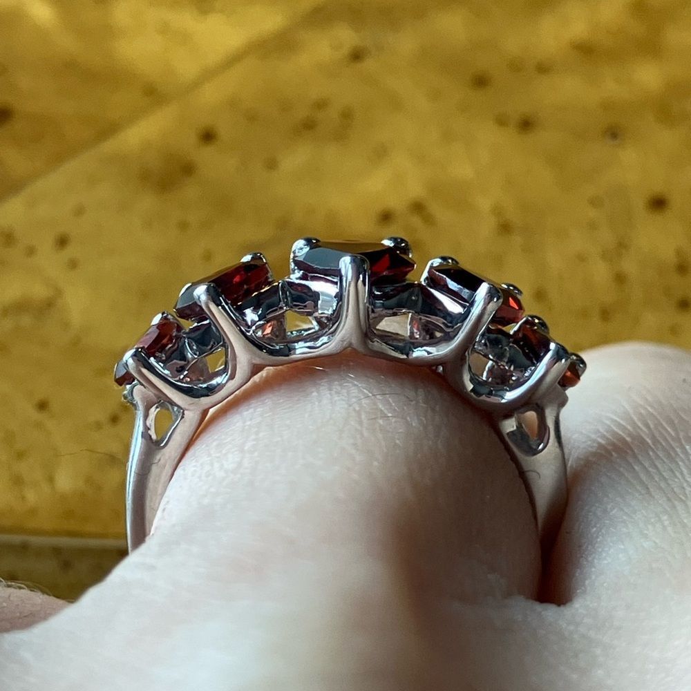 Natural Red Garnet Sterling Silver Heart Ring Size 7 - Picture 2 of 10